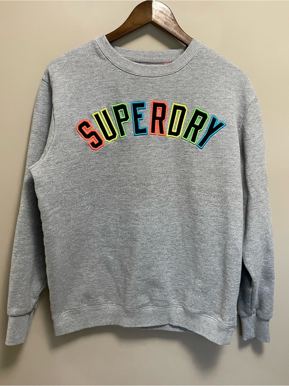 Superdry Gray Crewneck Sweatshirt with Neon Logo Men’s Medium